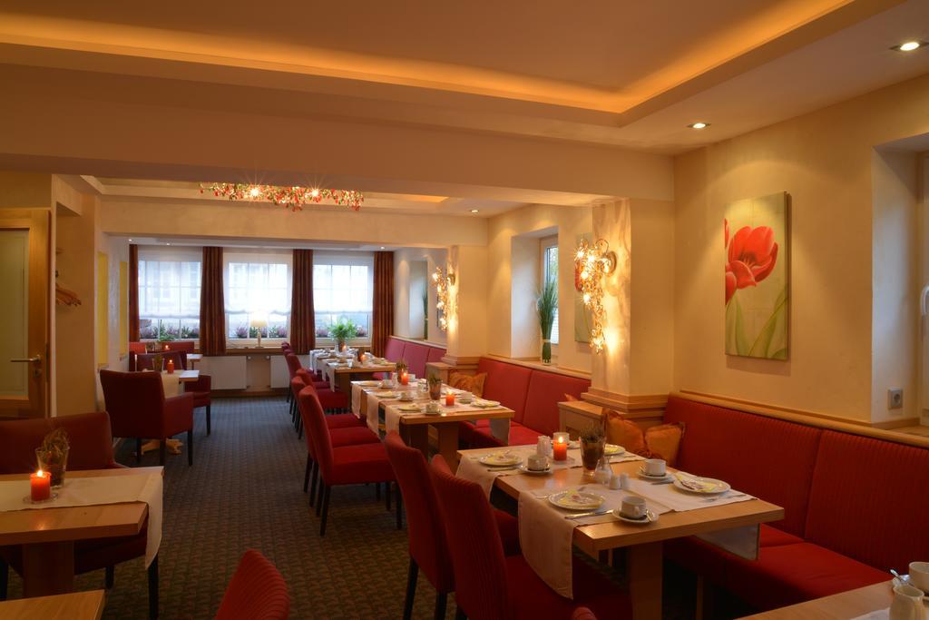 Parkhotel Zum Stern Oberaula Exterior photo