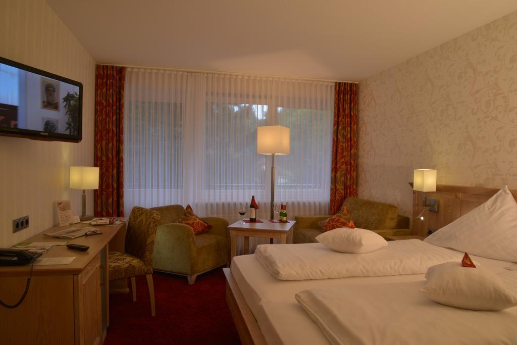 Parkhotel Zum Stern Oberaula Exterior photo