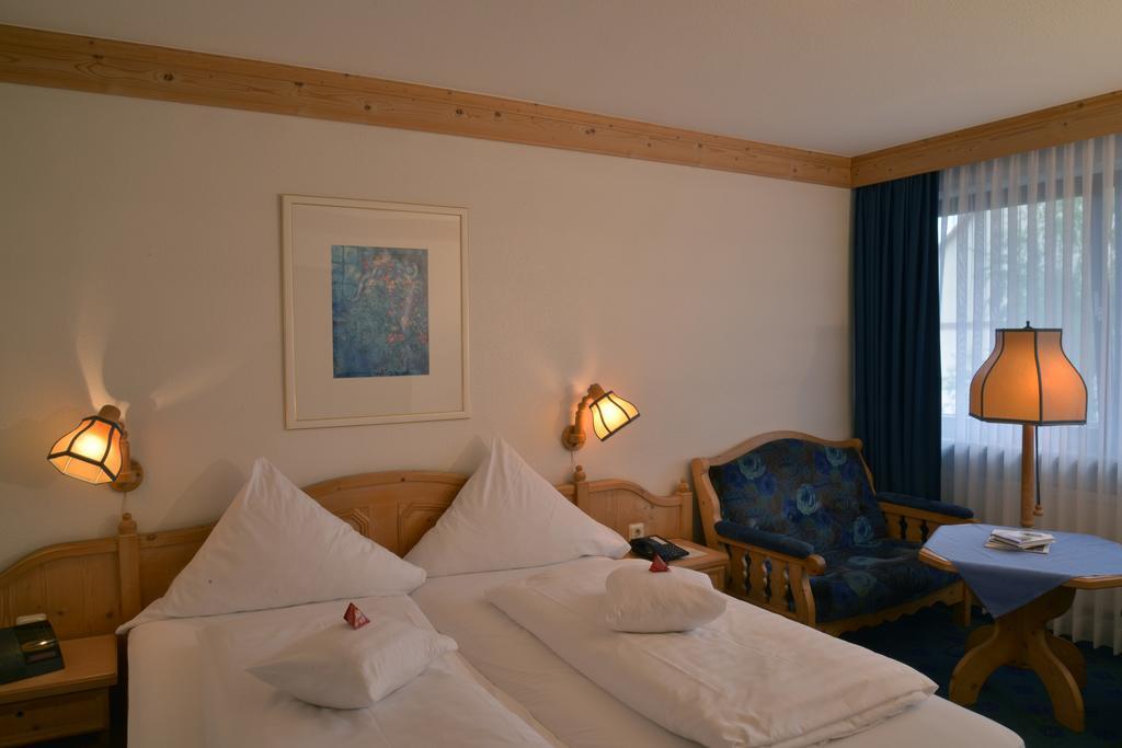 Parkhotel Zum Stern Oberaula Exterior photo
